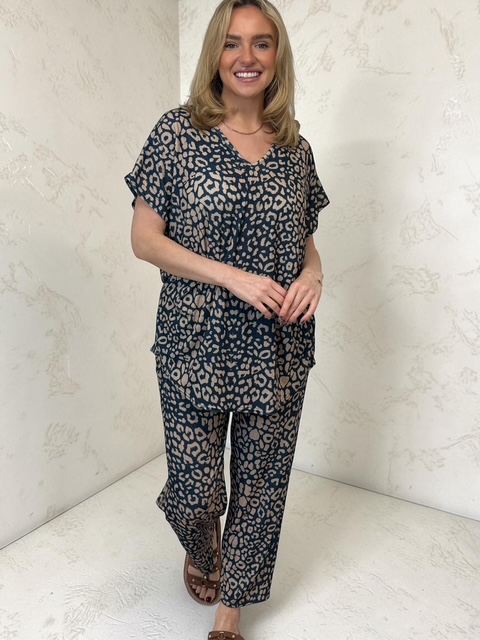 CARLY V Neck Set in GOLD LEOPARD sizes 8 to 24