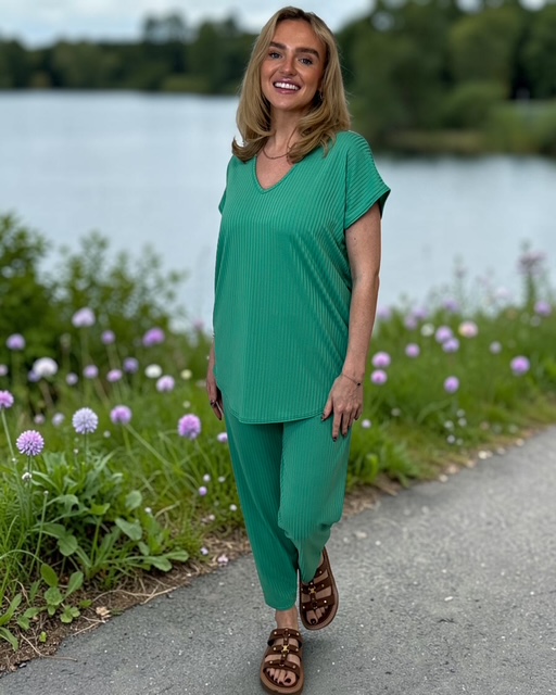 CARLY V Neck Set in GREEN sizes 8 to 24